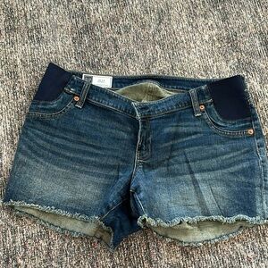 Gap maternity shorts